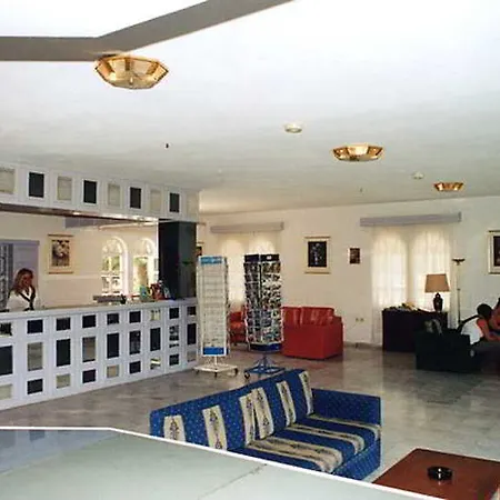 Maravel Land Hotel Rétino